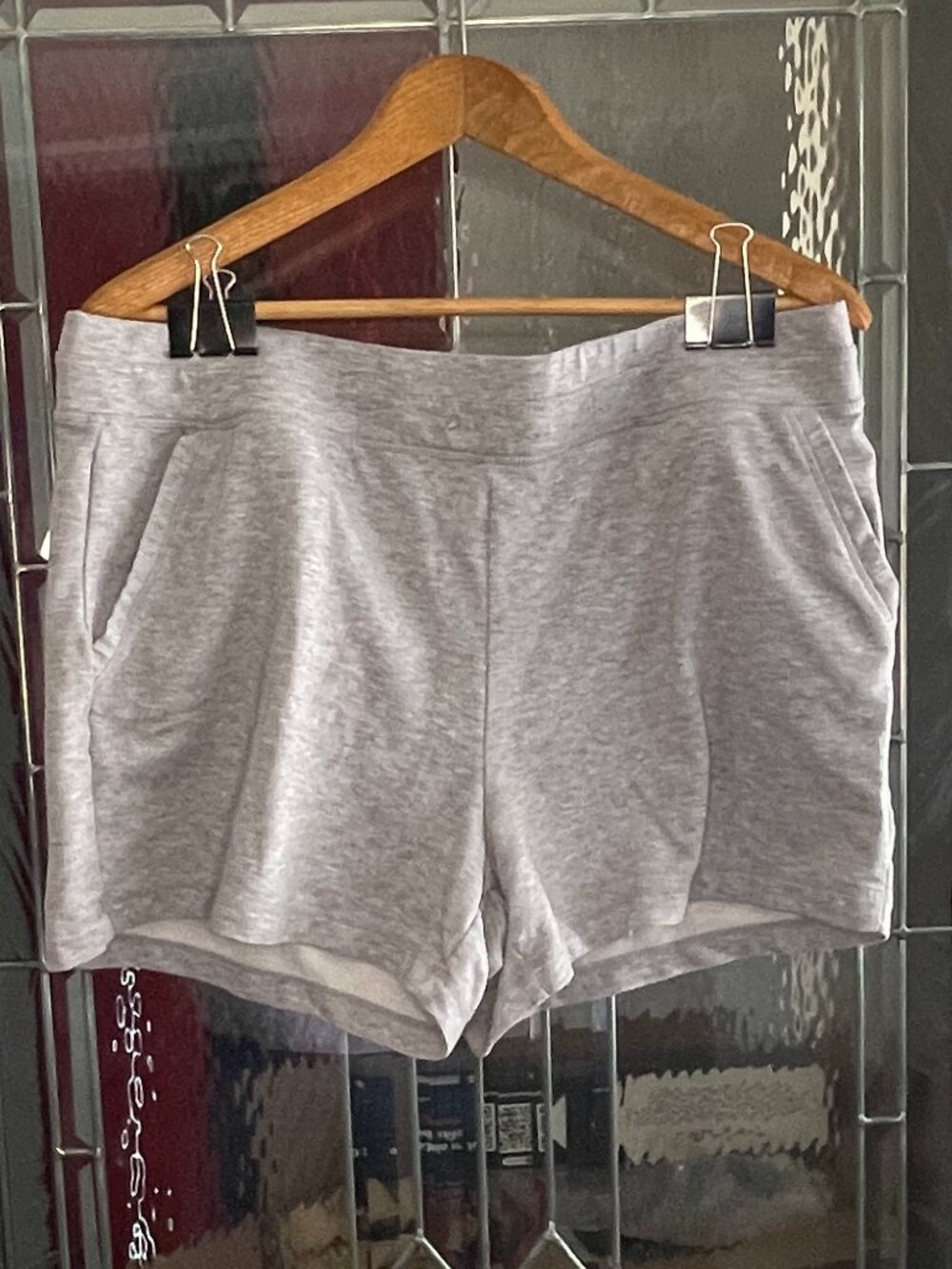 32 Degrees Cool Womens Gray Workout Shorts Sz XL Pockets Missing Drawstring Gym